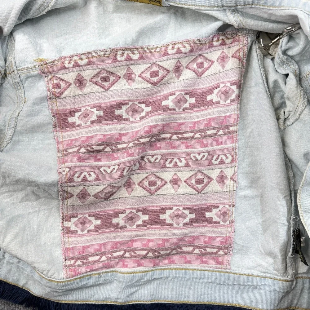 Denimland Paris Collection Jacket Distressed Collar Southwestern Tribal -‎ Small